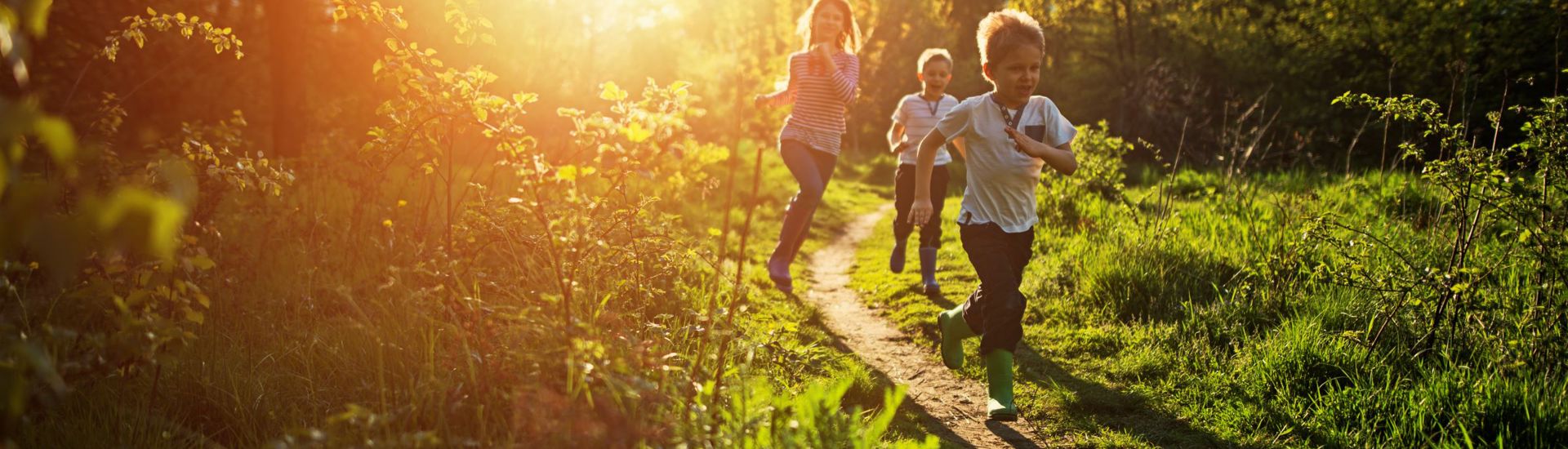 Beweegtips Zomervakantie Kinderen Lopen Buiten