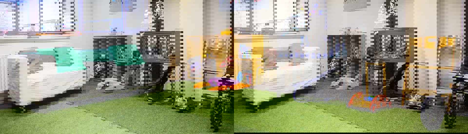 Babytheek met babyspullen