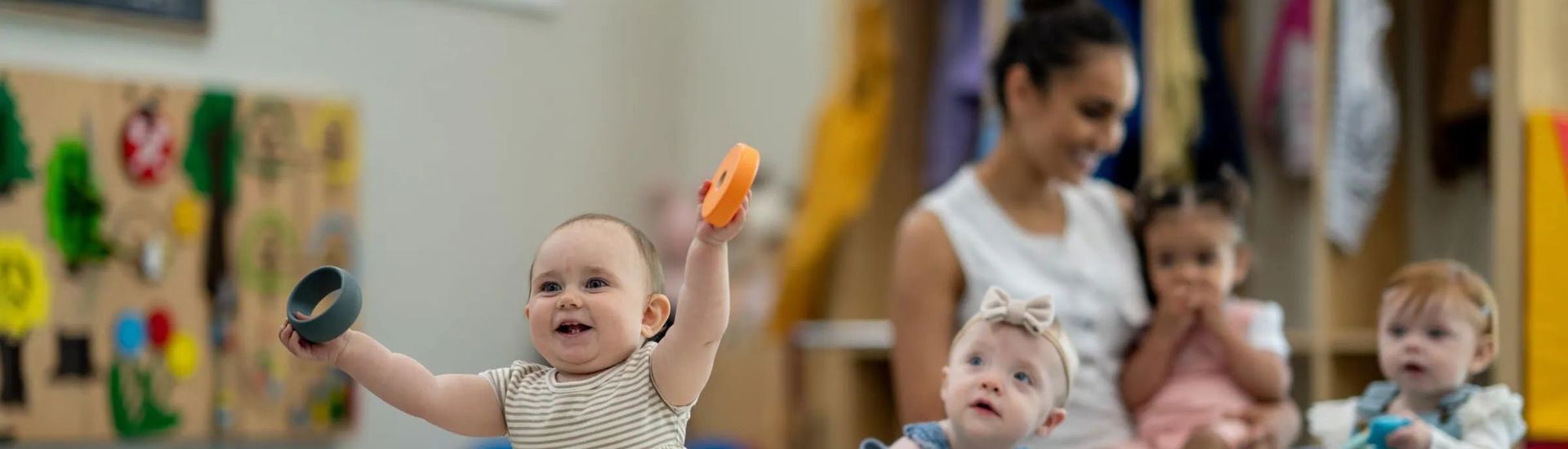 Spelende baby's: voorrangsregels kinderopvang