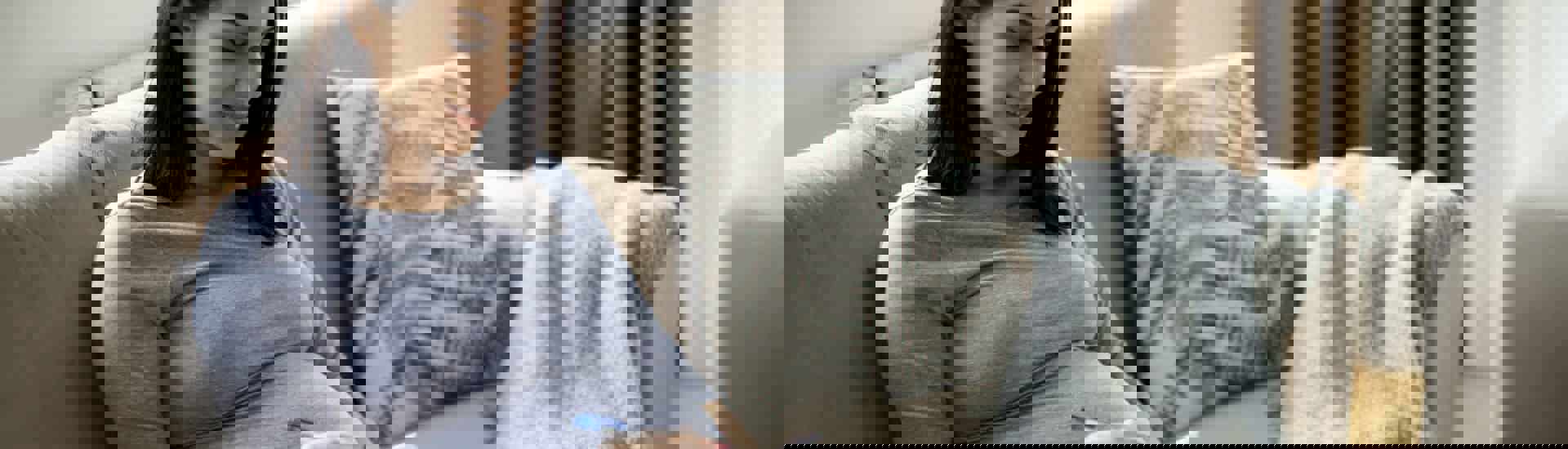 Zwangere vrouw schrijft alternatieve geboortelijst