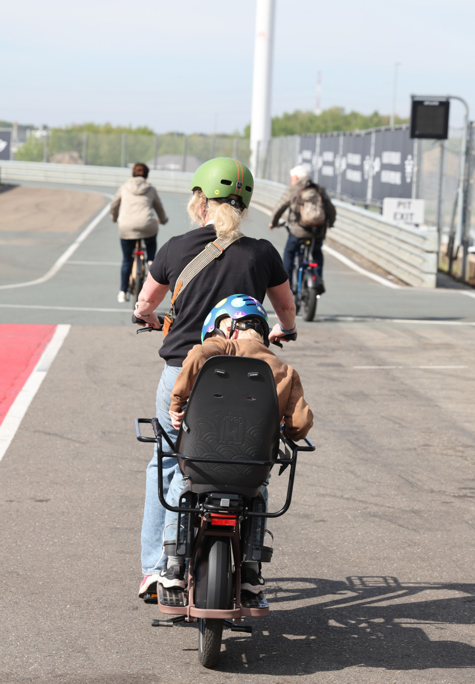 Cargofiets van het jaar - Lobke en zoon op longtail