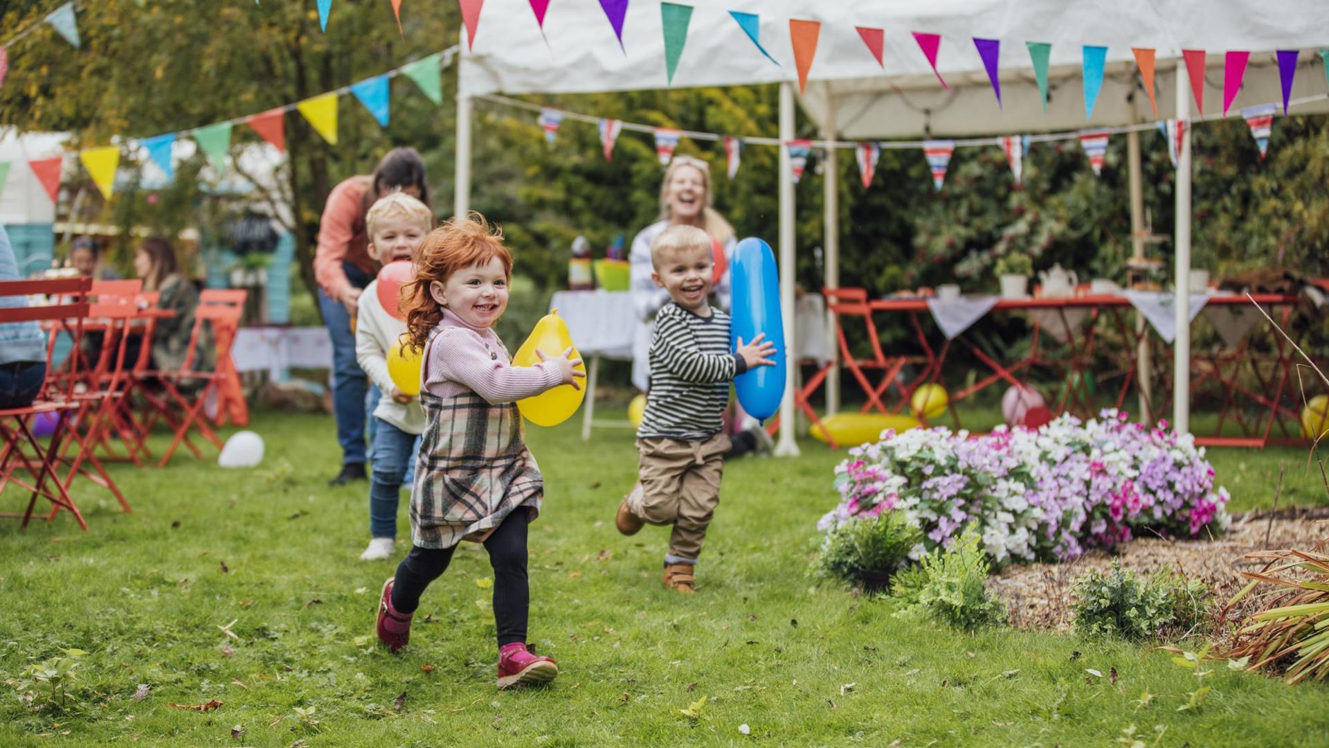 Activiteit Gezinsbond kinderen met ballonnen