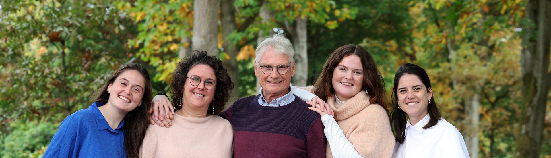 Claude met Alzheimer samen met Nathalie en drie kinderen