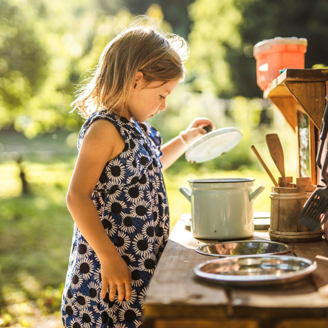 Speelschema Kind Buitenkeuken Zonnig Weer