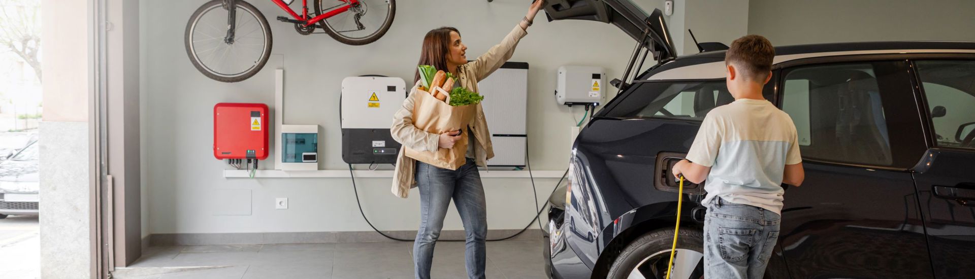 Thuisbatterij Voordelen Nadelen Gezin Auto Garage