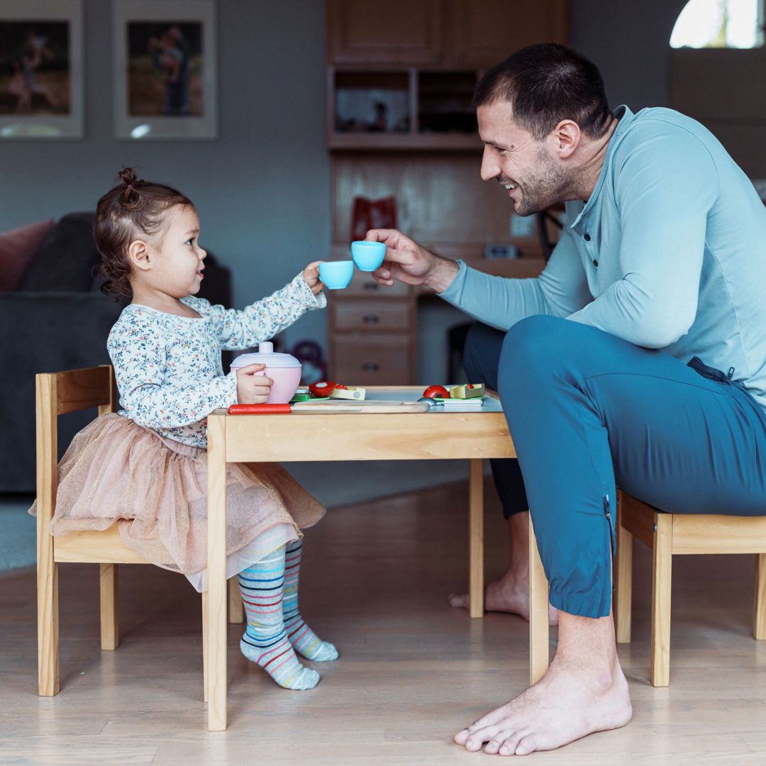 Plezier In De Opvoeding Papa Dochter Rollenspel Theekransje