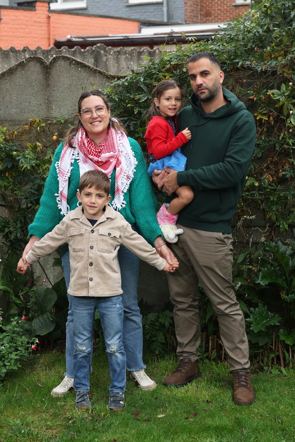 Multicultureel gezin van de maand Obi en An met hun twee kinderen