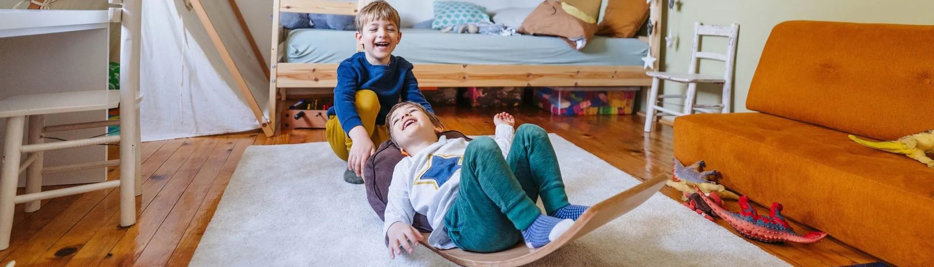 Spelende kinderen in de slaapkamer: moet ik een rookmelder plaatsen?