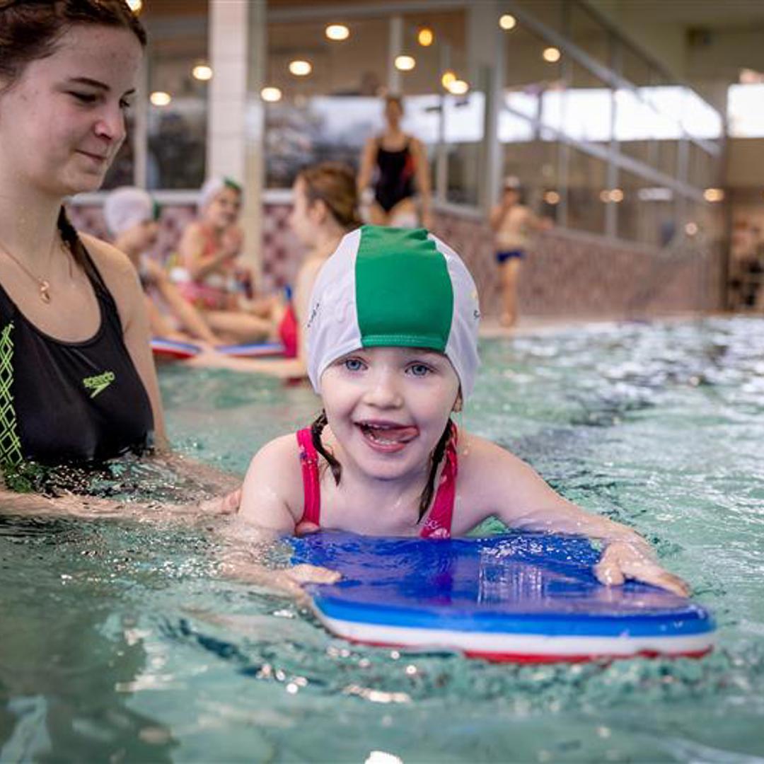 Laura En Haar Dochters Lieve (55) En Leni (4) Watergewenning Webinar Kind Waterrat