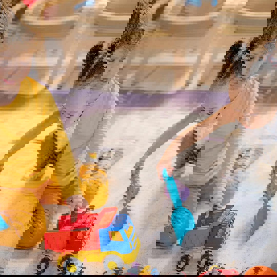 Spelende kleuters: Samen spelen en speelgoed delen: moeilijk voor (bijna) elke kleuter