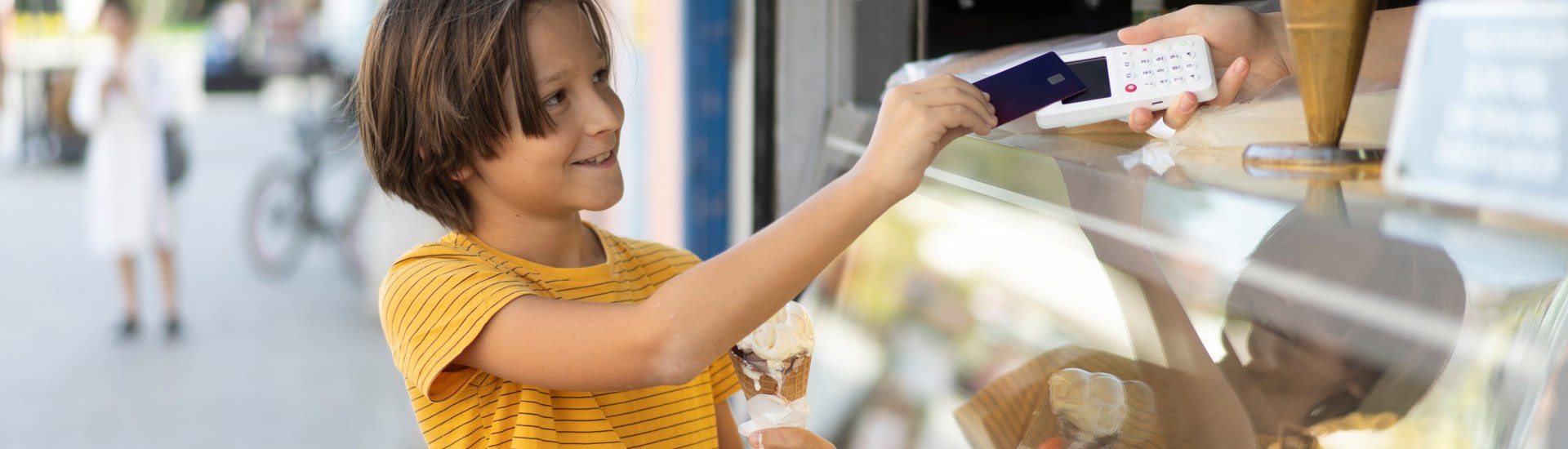 Hou Online Betalingen Van Je Kind Veilig Contactloos Betalen Aan Ijskraam