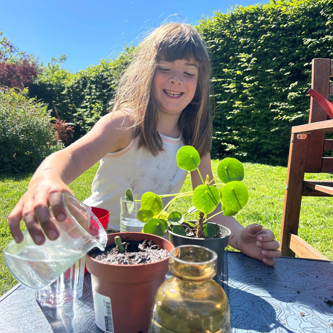Alice Buiten Zomer Plant Water Gezinsbarometer Drinkgewoontes