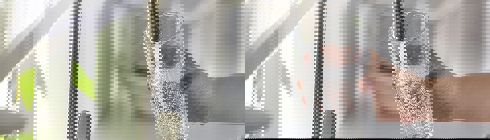 Glas water vullen aan de kraan: over waterschaarste