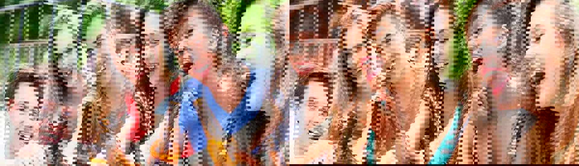 Studenten klinken met alcohol