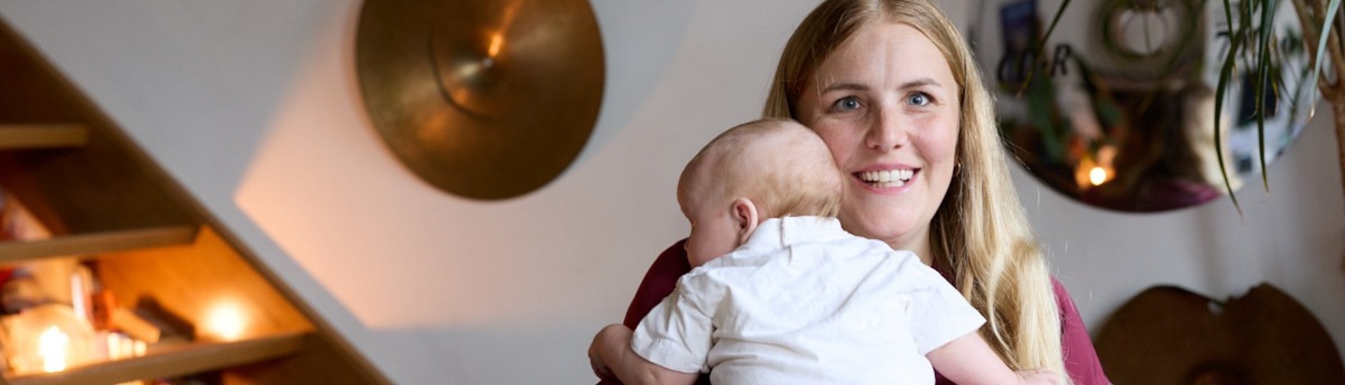 Bekende mama Amelie Aelbrecht  met baby Foto Joris Casaer