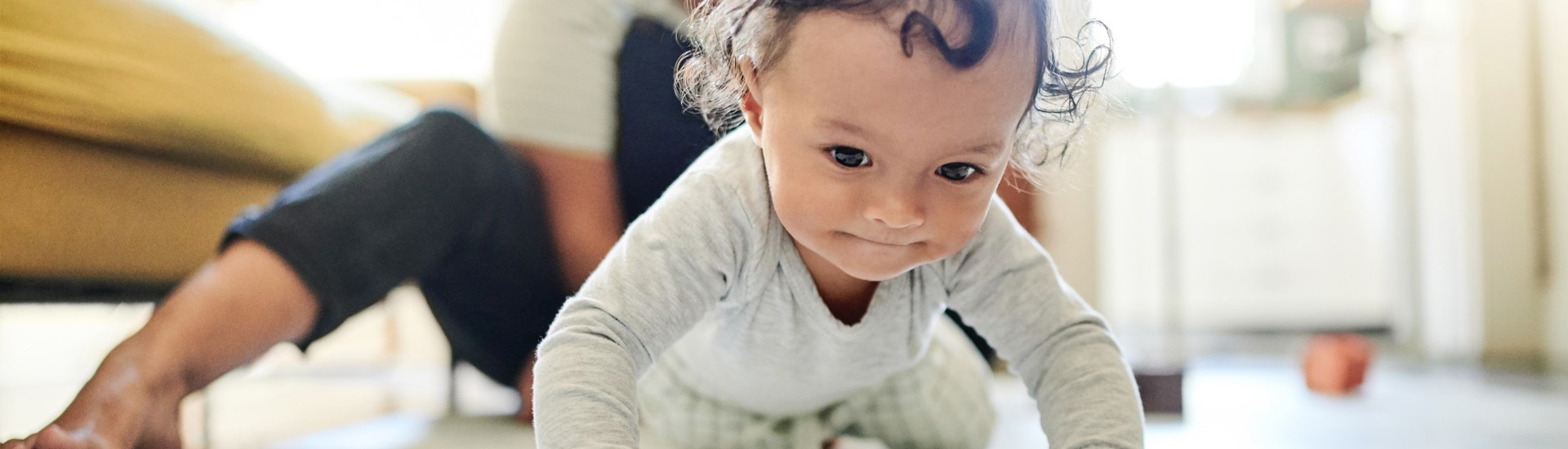 Mama Kruipende Baby Beschermen Tegen Hormoonverstoorders