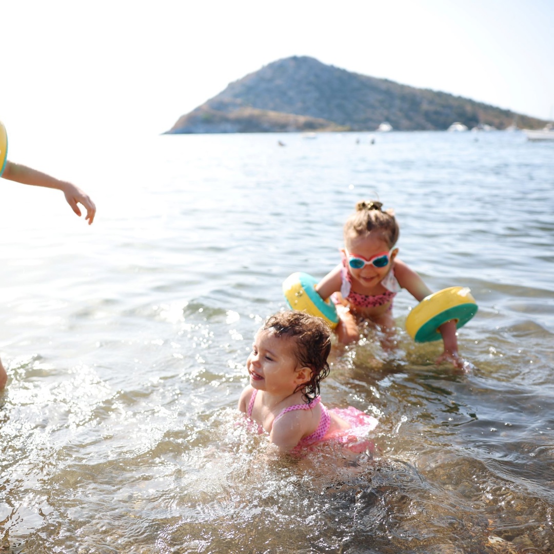 Kindjes Aan Zee Zwembandjes Veilig Zwemmen Op Vakantie