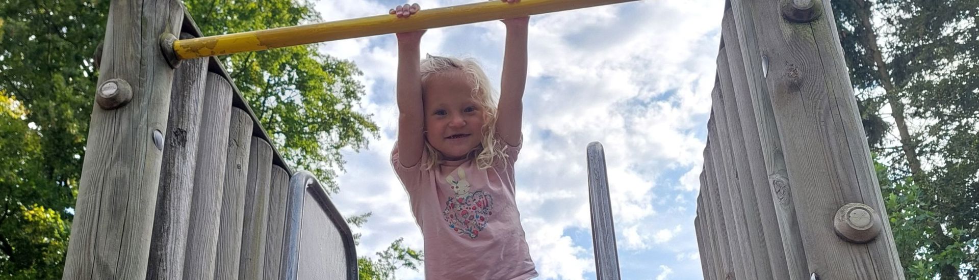 Kind op glijbaan: oma An over alle eerste keren van je kleinkind 