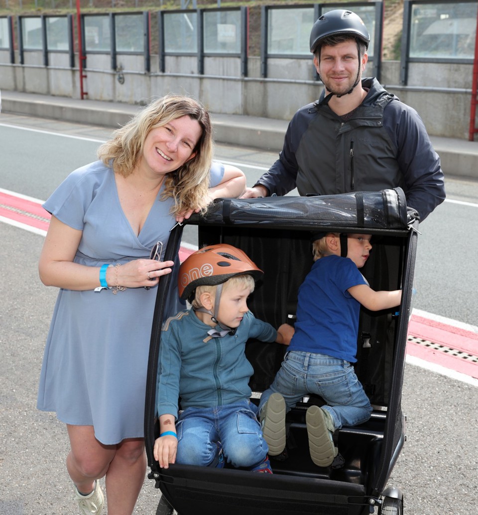 Cargofiets Van Het Jaar - luc en lieze met bakfiets
